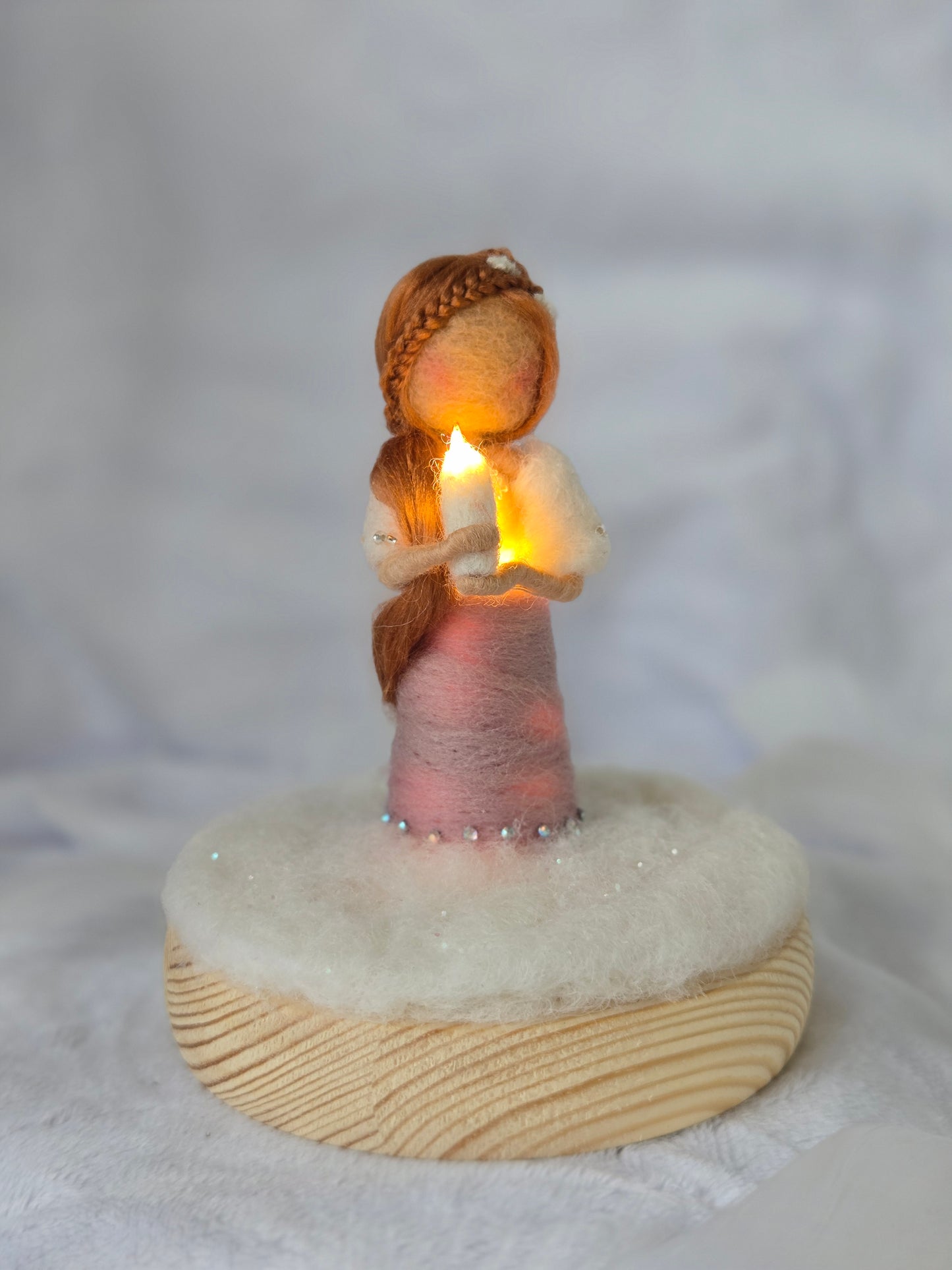 Solas Sa Dorchadas - "A light in the darkness"